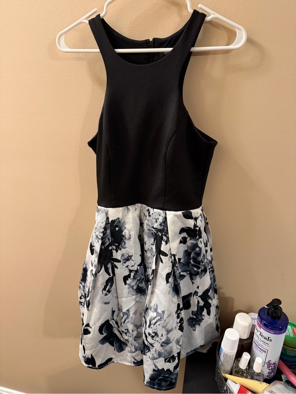 Teeze me Black & White Floral Fit-and-Flare size 6